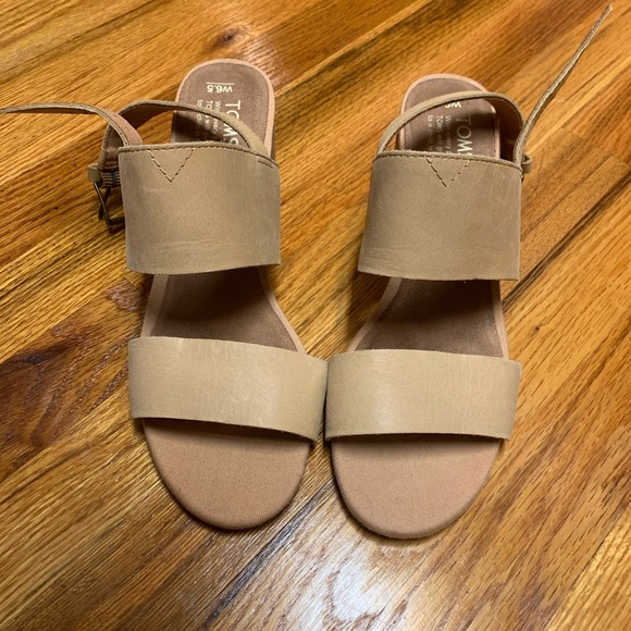 Toms Sandals 👡 - Picture 1 of 3